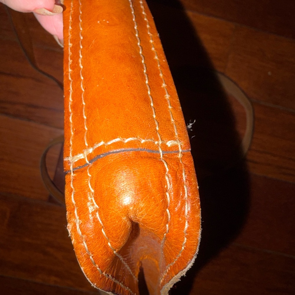 Vintage Tan Leather Messenger Bag. Patricia Nash - Picture 6 of 15